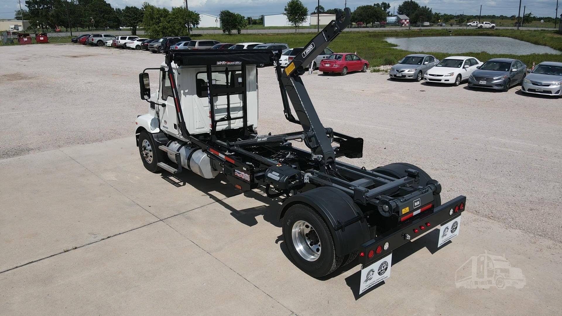 2025 MACK MD6 - Hook Lift Truck