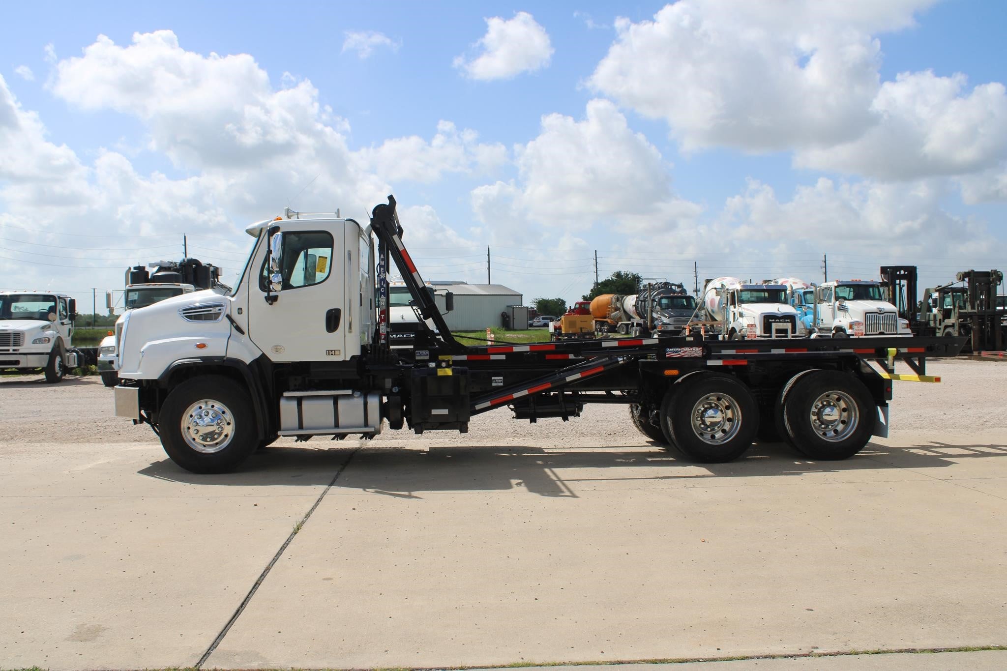 Roll-Off Garbage Trucks