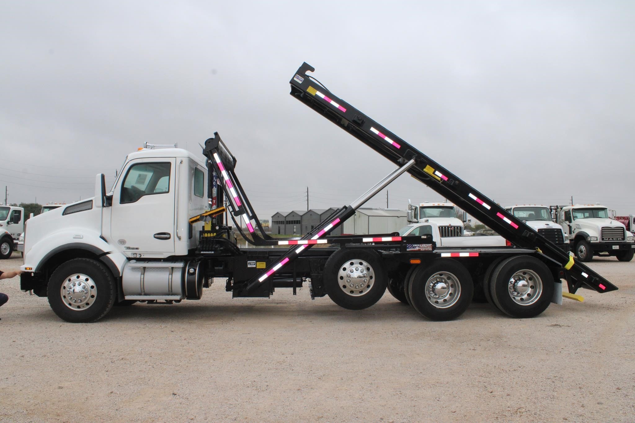 Roll-Off Garbage Trucks