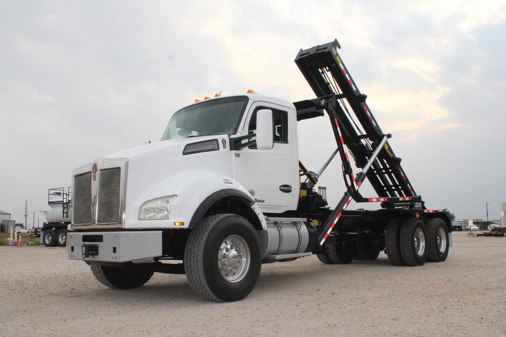 Roll-Off Garbage Trucks
