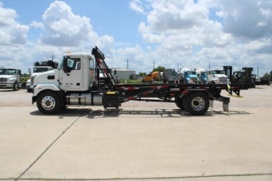 Roll-Off Garbage Trucks