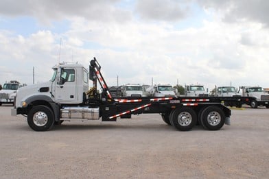 Roll-Off Garbage Trucks