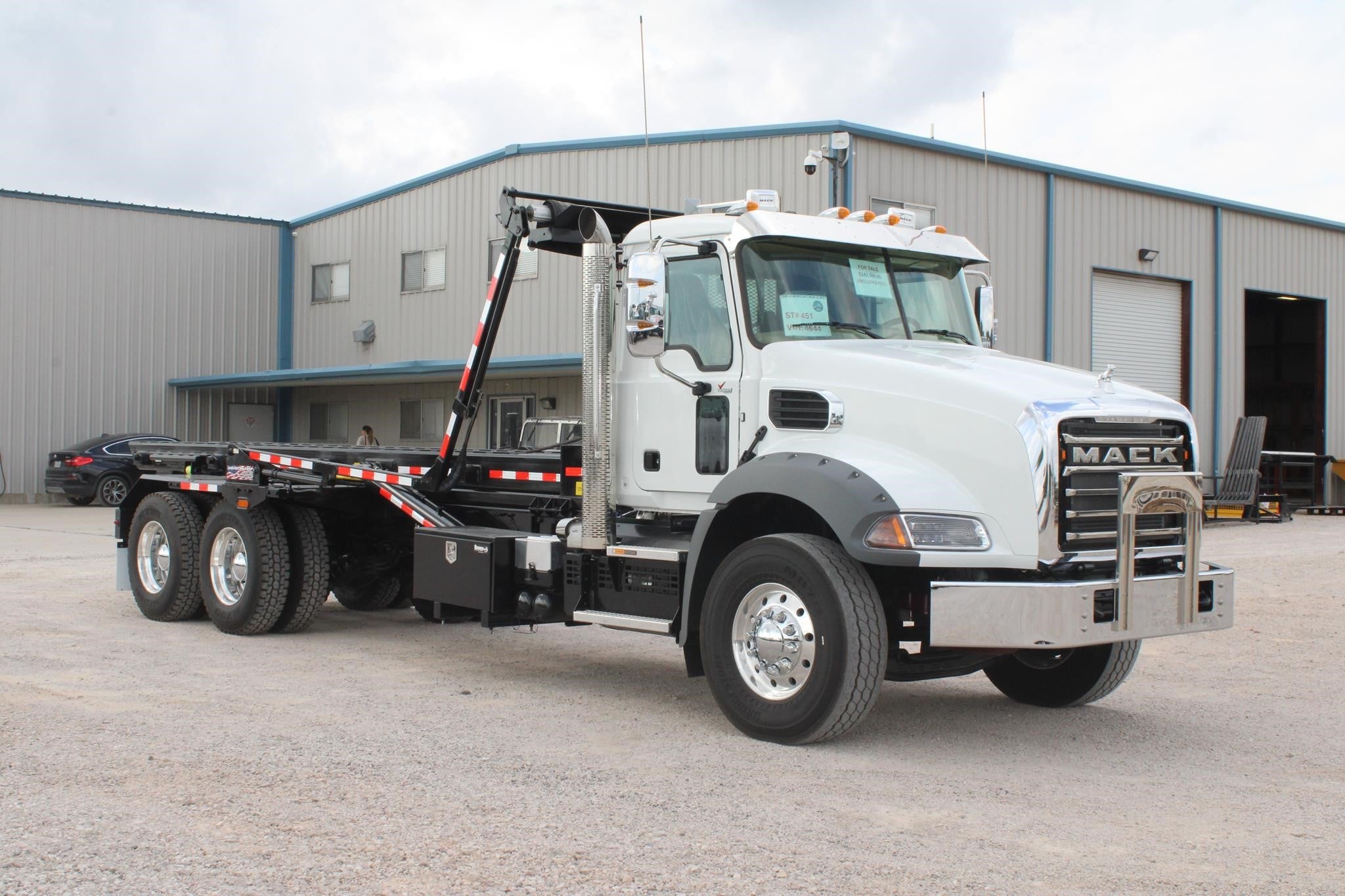 Roll-Off Garbage Trucks