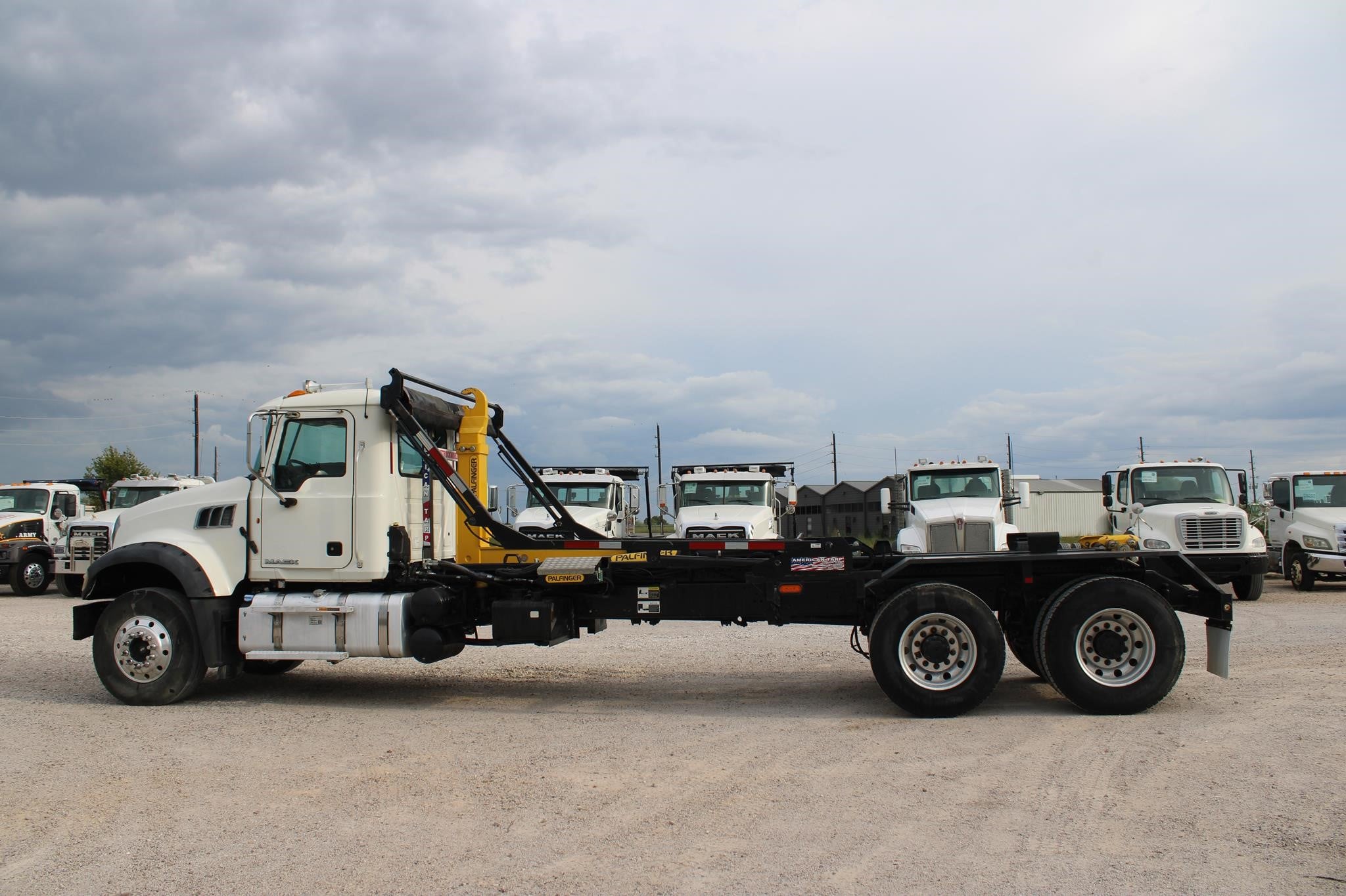 Hook Lift Truck