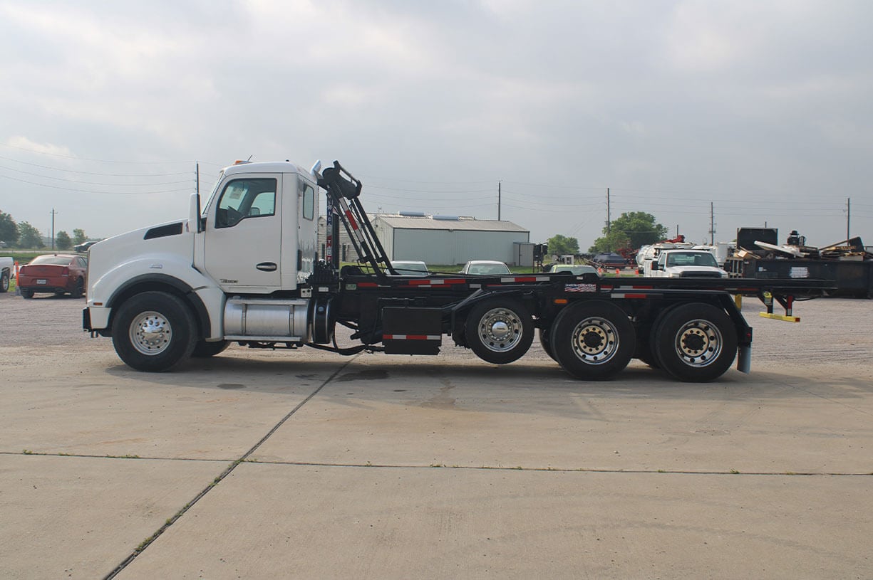 Hook Lift Truck